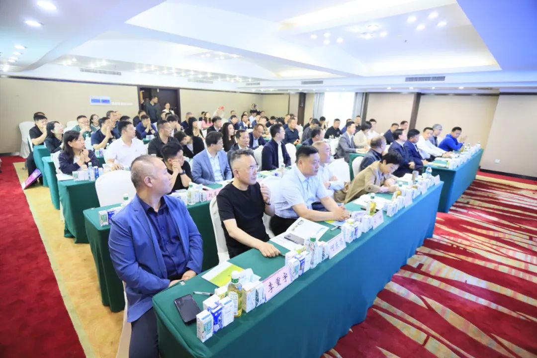 河南省2024國家“學(xué)生飲用奶計劃”推廣工作推進會在鄭州成功舉辦！