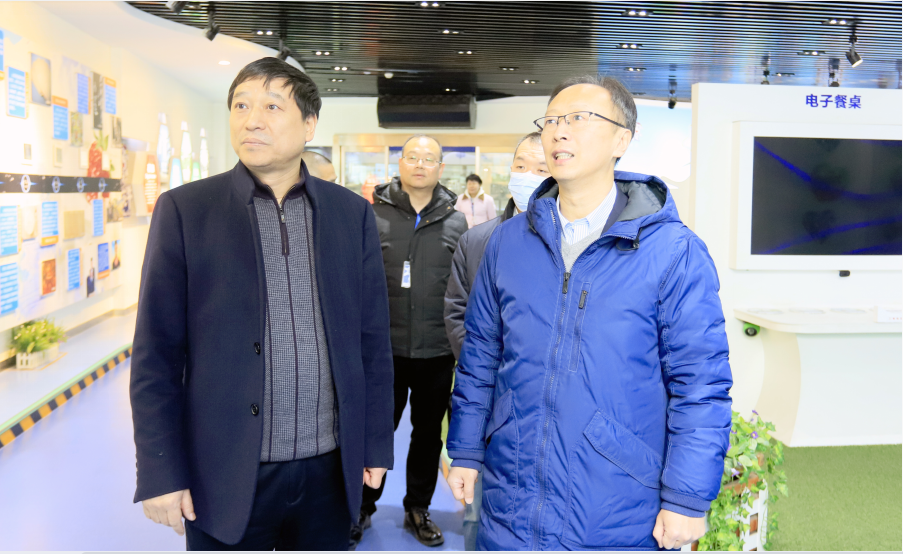 花花牛丨東北農(nóng)大食品學院院長、中原食品實驗室首席科學家姜毓君教授蒞臨花花牛乳業(yè)集團調研
