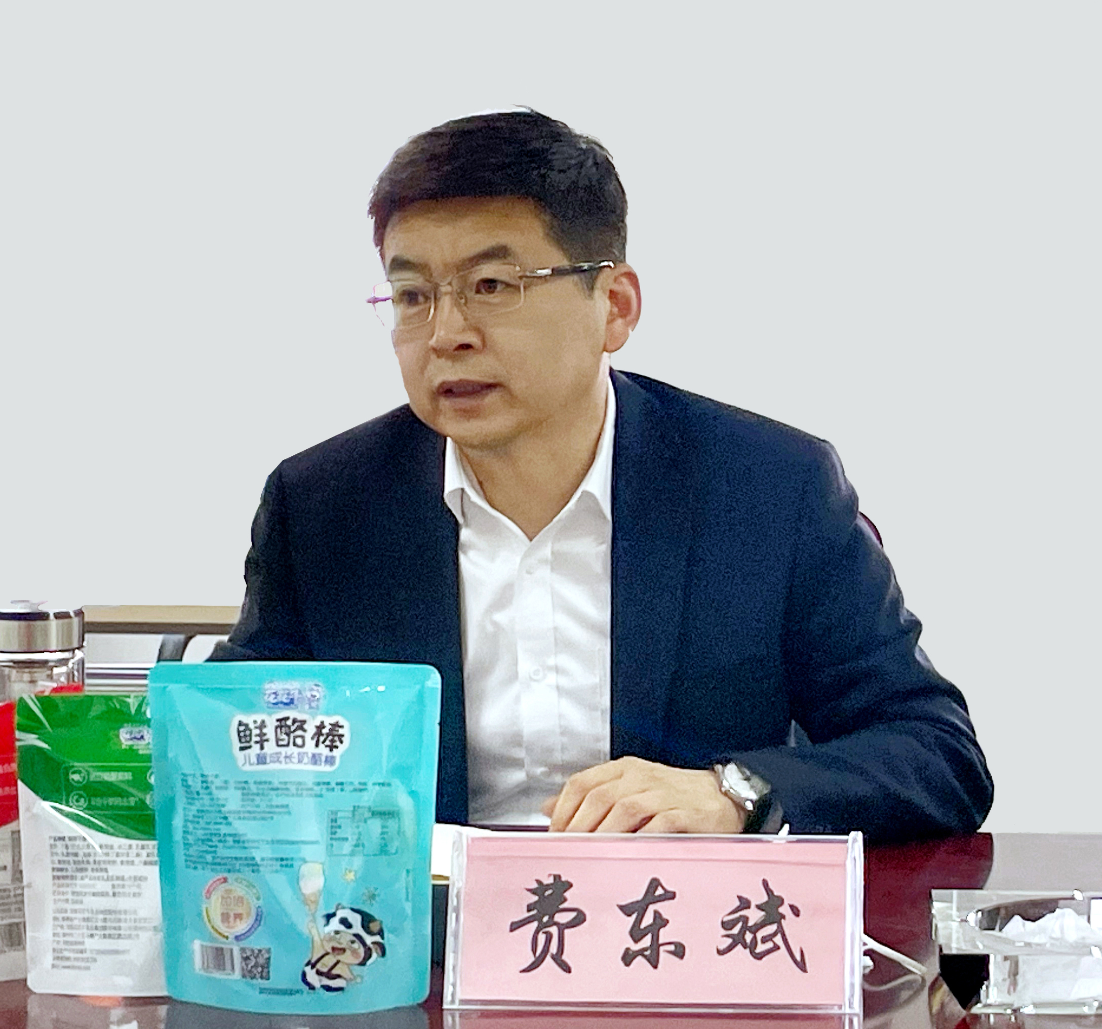 河南省委常委、副省長費東斌蒞臨 花花牛乳業(yè)集團調(diào)研