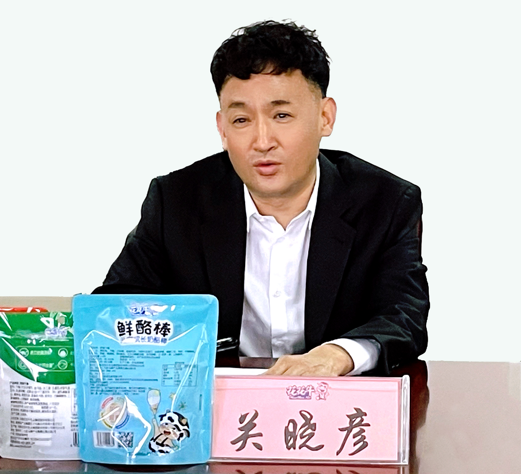 河南省委常委、副省長費東斌蒞臨 花花牛乳業(yè)集團調(diào)研